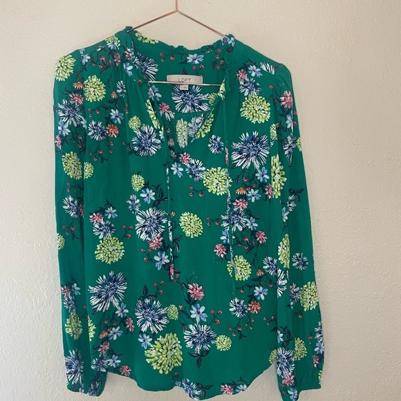 LOFT Tops - LOFT Green Floral Print Blouse